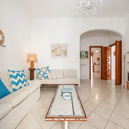 דירה First-floor Just Steps From The Sea אלגהרו
