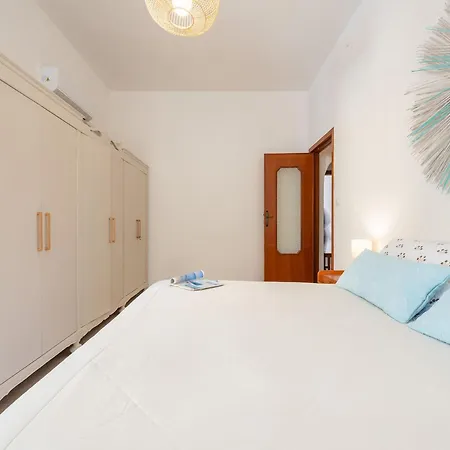 First-floor Just Steps From The Sea *