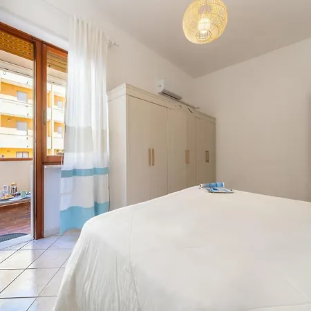 First-floor Just Steps From The Sea Apartman Alghero