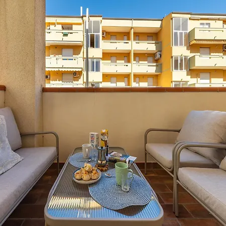 First-floor Just Steps From The Sea *