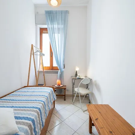 First-floor Just Steps From The Sea דירה